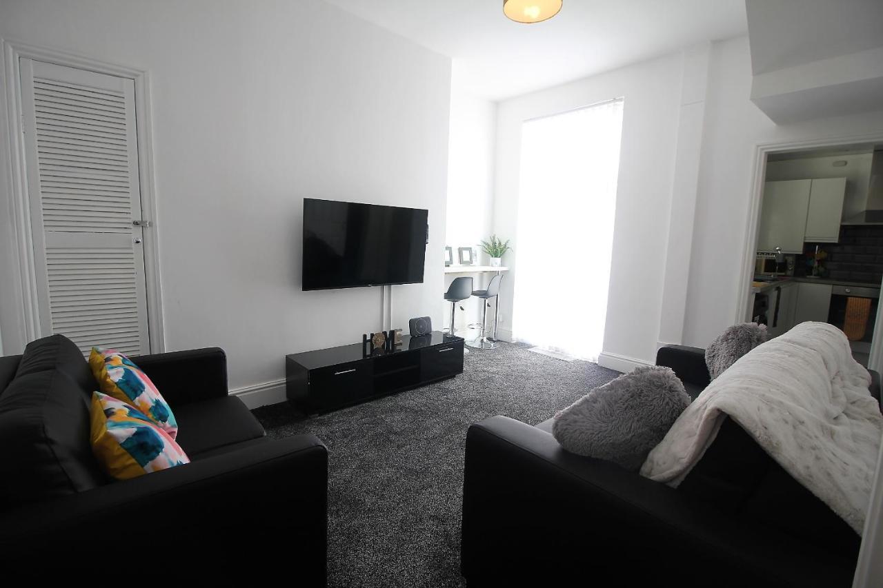 Casa vacanze Tower View House - 4 Bedroom - Newly Refurbished - 2 Mins Walk To *