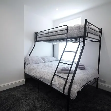 Tower View House - 4 Bedroom - Newly Refurbished - 2 Mins Walk To Beach Blackpool Exterior foto