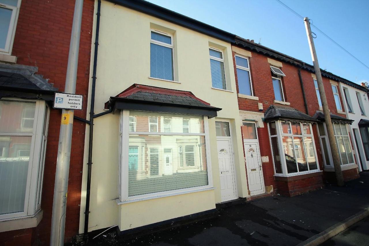 Tower View House - 4 Bedroom - Newly Refurbished - 2 Mins Walk To