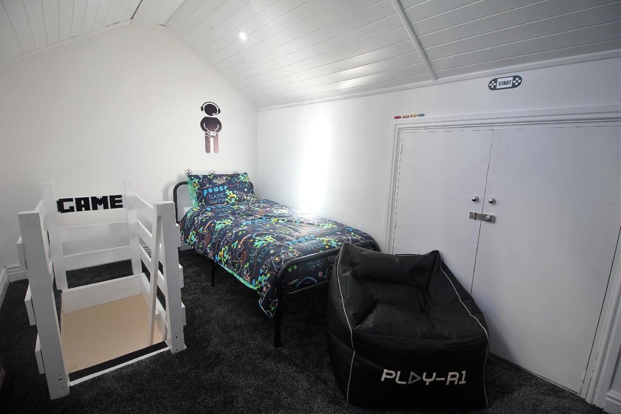 Tower View House - 4 Bedroom - Newly Refurbished - 2 Mins Walk To Holiday home