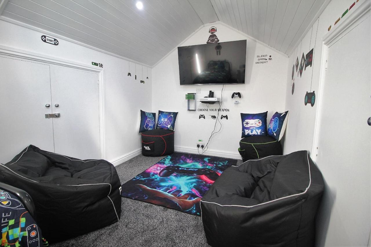 Tower View House - 4 Bedroom - Newly Refurbished - 2 Mins Walk To Holiday home Blackpool