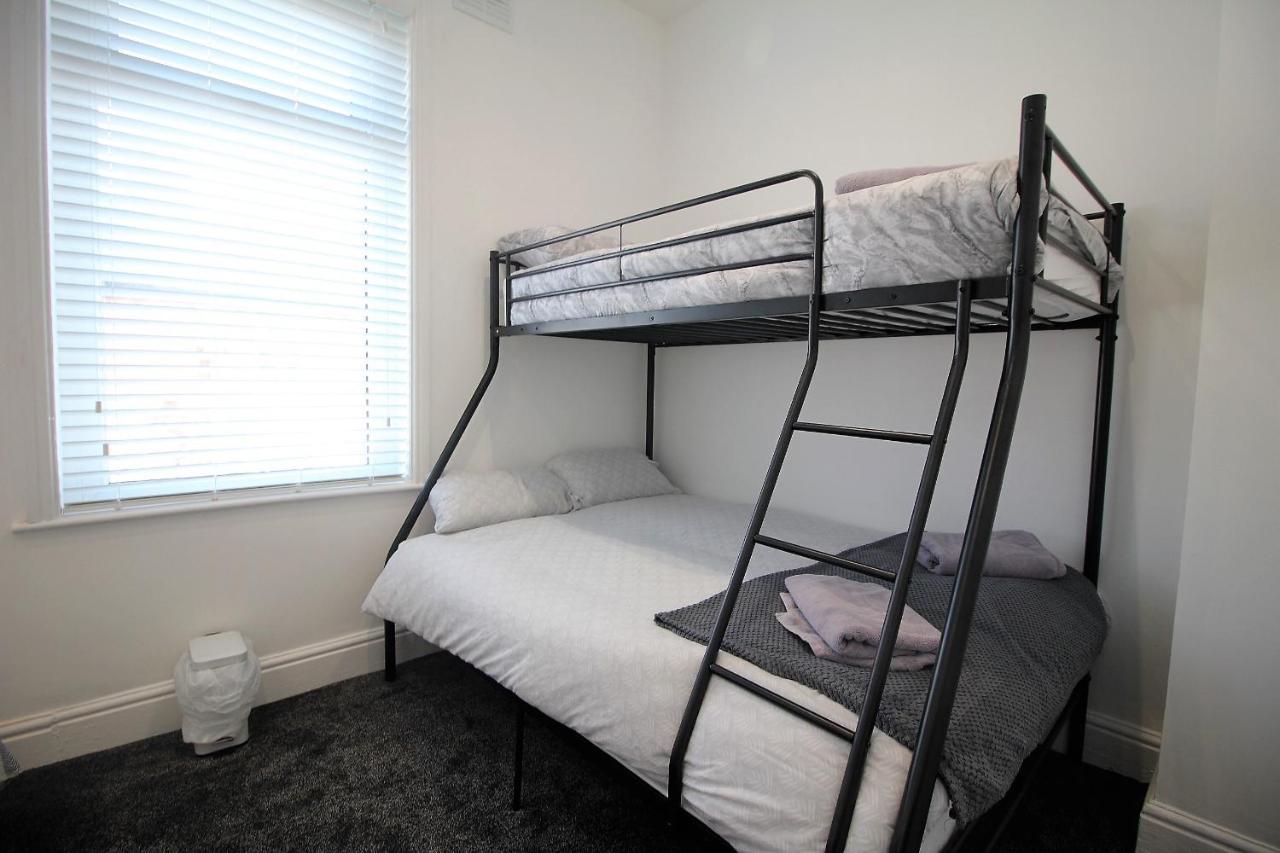 Tower View House - 4 Bedroom - Newly Refurbished - 2 Mins Walk To
