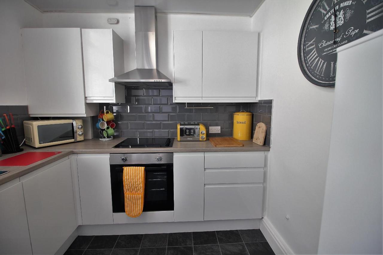 Tower View House - 4 Bedroom - Newly Refurbished - 2 Mins Walk To Holiday home *