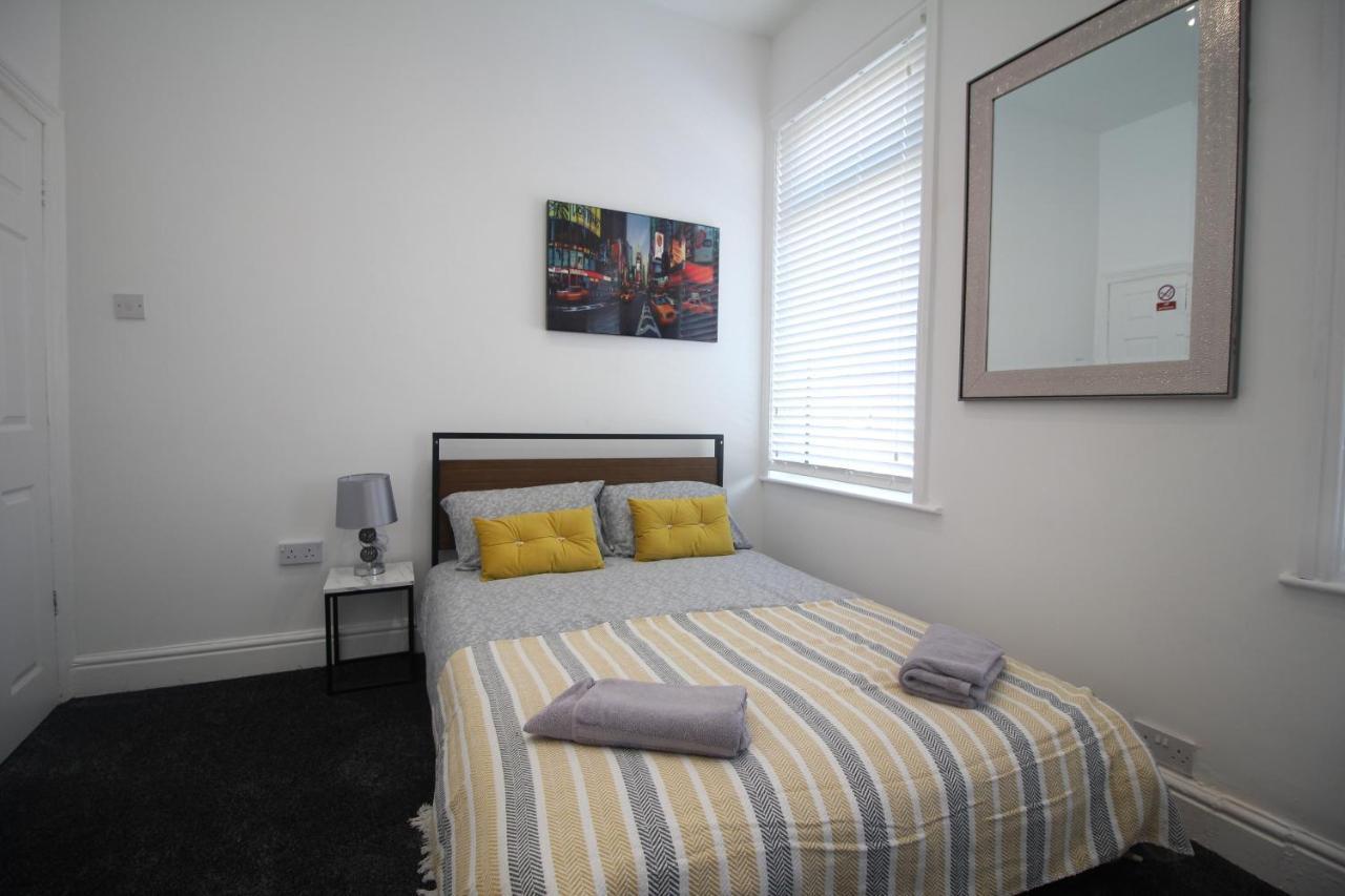 Tower View House - 4 Bedroom - Newly Refurbished - 2 Mins Walk To Holiday home Blackpool